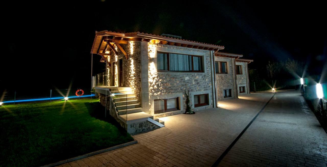 Garaña Bufones De Pria Apartamentos Rurales מראה חיצוני תמונה